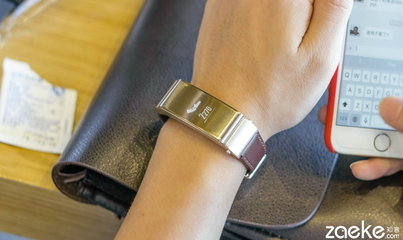 手環與藍牙耳機的合體，更實用的華為B2智能手環
